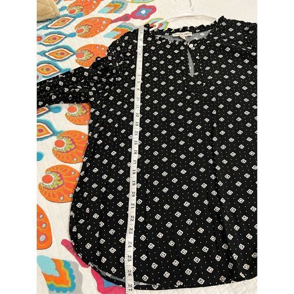 New Alexander Jordan ruffle neck black top with pattern and elastic banded sleev - Picture 7 of 7